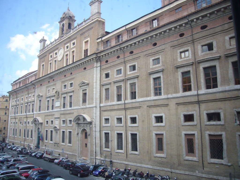 Roma-Piazza-Collegio-romano_Liceo-Visconti